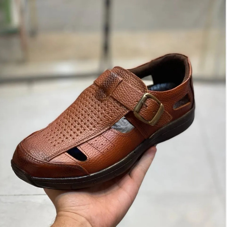 صندل چرم مردانه مدل کمربندی رنگ عسلی رویه چرم طبیعی درجه یک زیره پیو سبک